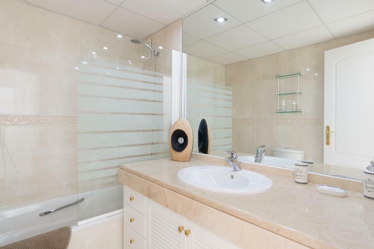 Luxury Duplex- 7 Minutes From The Beach Torremolinos Esterno foto